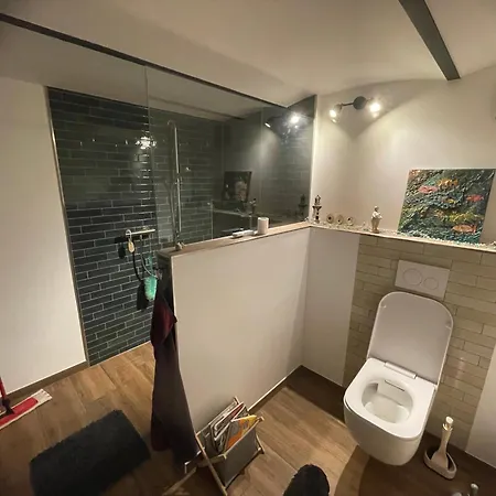 Emmer, Ein In Mit Zwei Zimmern * 슈나이더슈발렌베르크